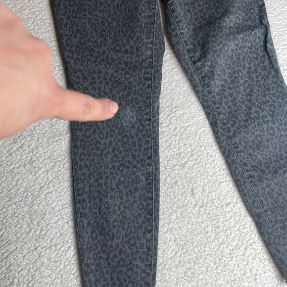 Jolt Animal, print, stretch, denim, jeans, raw ham Size 27 cheetah print - Picture 5 of 9